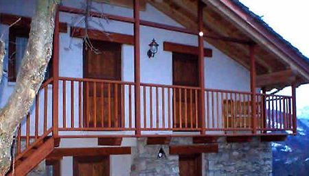 Eco Chalet Maison Dominique Challand-Saint-Anselme Eksteriør bilde