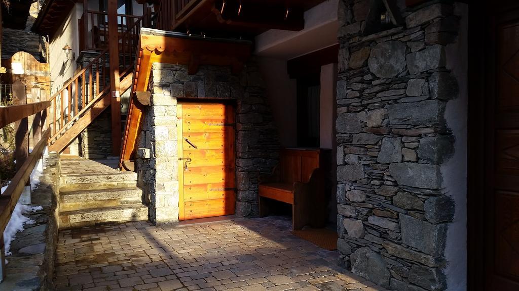 Eco Chalet Maison Dominique Challand-Saint-Anselme Eksteriør bilde