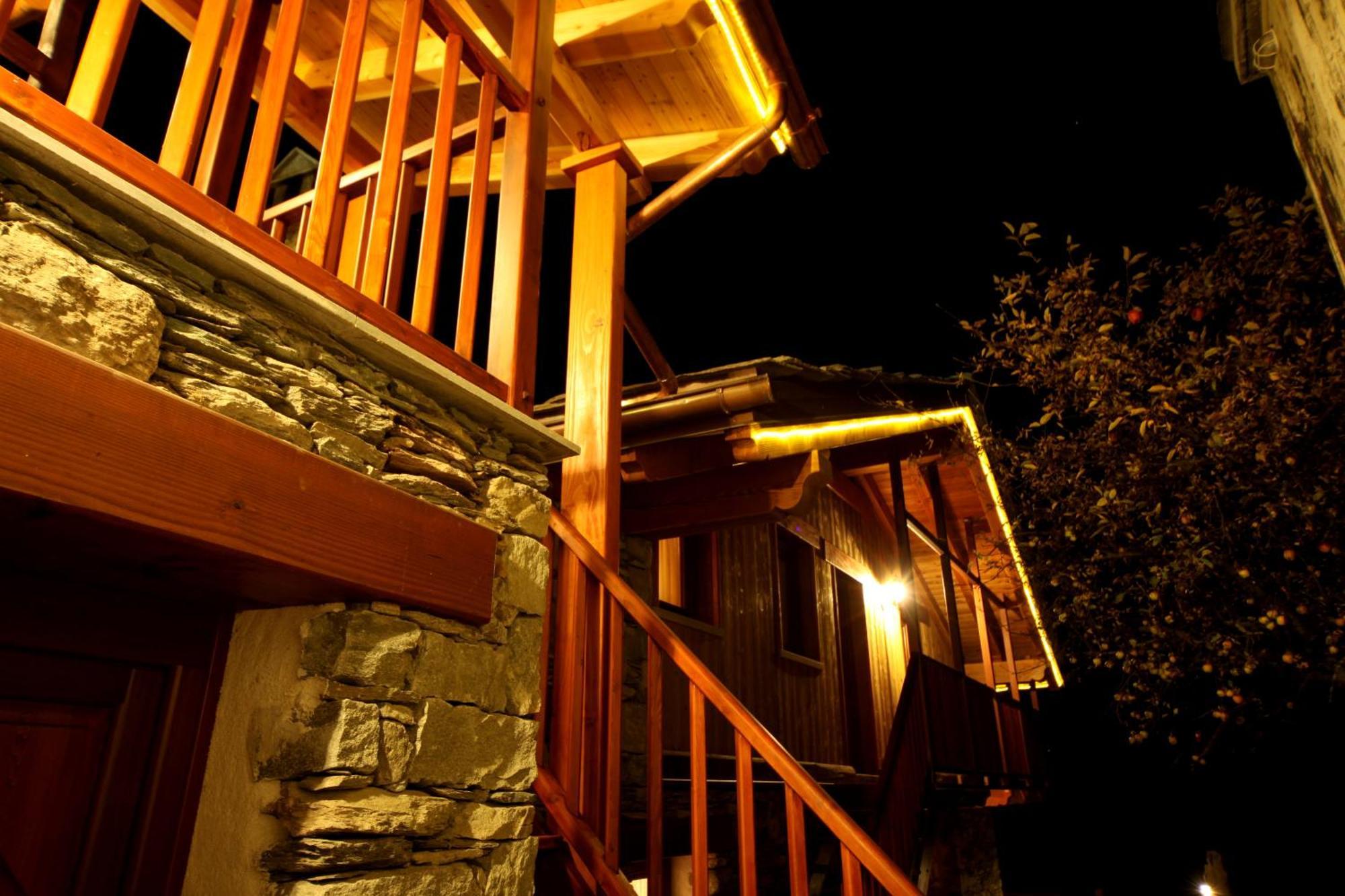 Eco Chalet Maison Dominique Challand-Saint-Anselme Eksteriør bilde