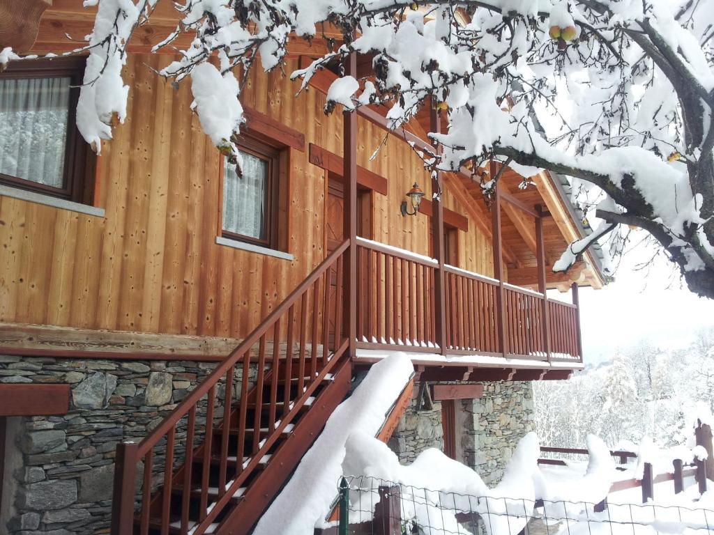 Eco Chalet Maison Dominique Challand-Saint-Anselme Eksteriør bilde