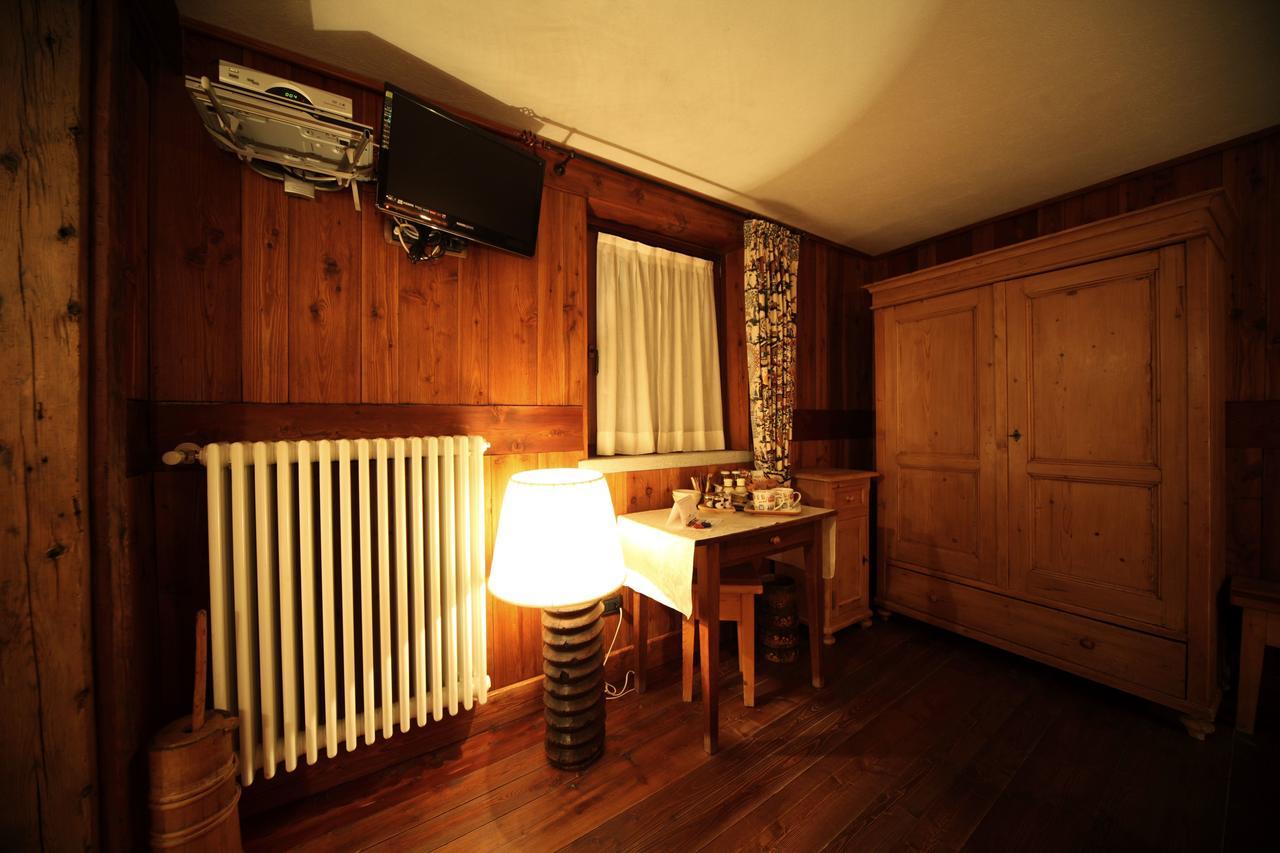 Eco Chalet Maison Dominique Challand-Saint-Anselme Eksteriør bilde